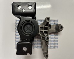  NİSSAN QASHQAİ MOTOR TAKOZU ÖN SAG 2014 - 2016 / 11210-4EA0B	